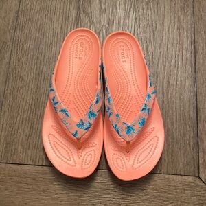 Crocs Iconic Pink flip flops women’s size 7